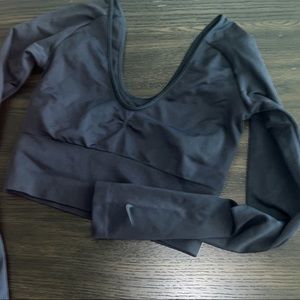 Nike crop top long sleeve black